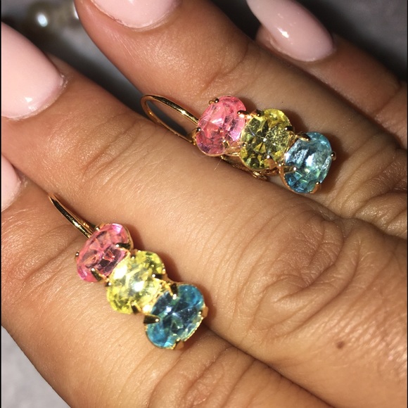 Brooch & Earrings from a shop in Athens, Greece - Picture 5 of 6